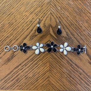 Black and Cream Floral Bracelet/Earring Set